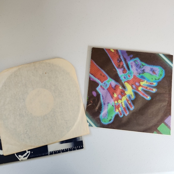 The Rolling Stones Vinyl Record Emotional Rescue with Poster First Pressing EX - Picture 10 of 13